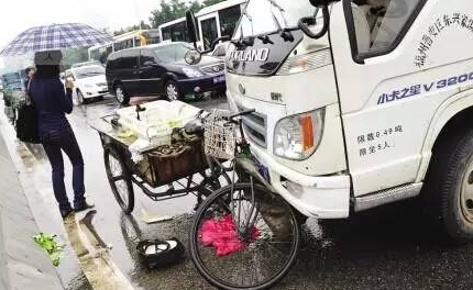 路面上看到躲远点 这几类车简直就是车主的噩梦