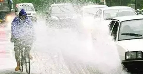 台风登陆暴雨不断 这些致命的雨天驾驶陋习你有吗？