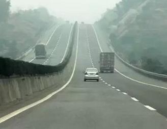 这些情况极易导致交通事故 开车的人都应该牢记