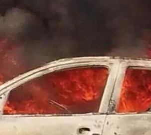 小伙高速砸车救人 驾车遇火灾应如何顺利逃生