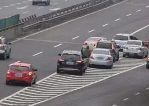 注意！你的车停在了这些地方 就离毁掉不远了