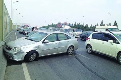 10大驾驶恶习害人害己 来看看你是否中了枪？