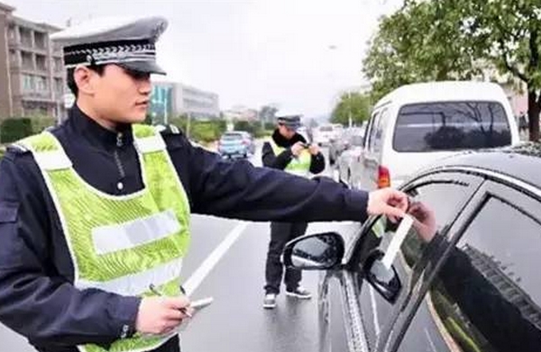 “禁止长时间停车”到底能停多久？