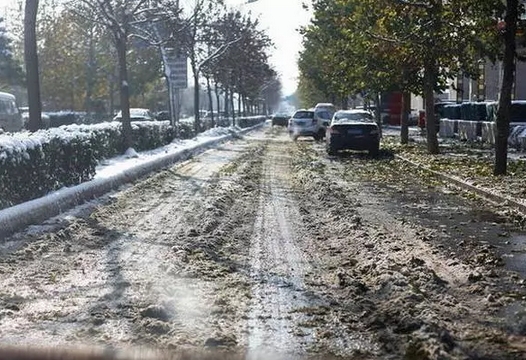 雪季上路全攻略 驾驶技巧及安全注意事项