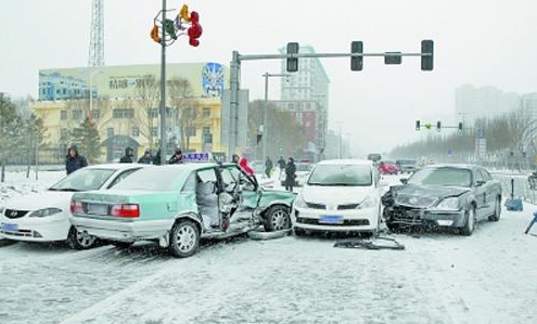 下雪天以慢为先 说说雪天行车时应该注意啥