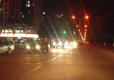 增加跟车距离 夜间行车的7大安全注意事项