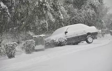 掌握这8项绝技 保你冰雪路面开车安全到家