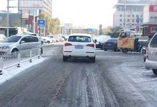 雪季上路全攻略 驾驶技巧及安全注意事项